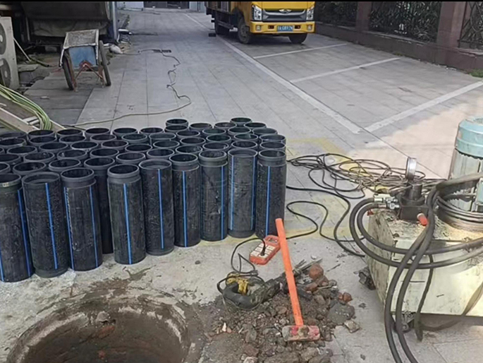 东西湖PE置换管厂家 DN315置换管 非开挖管短管置换